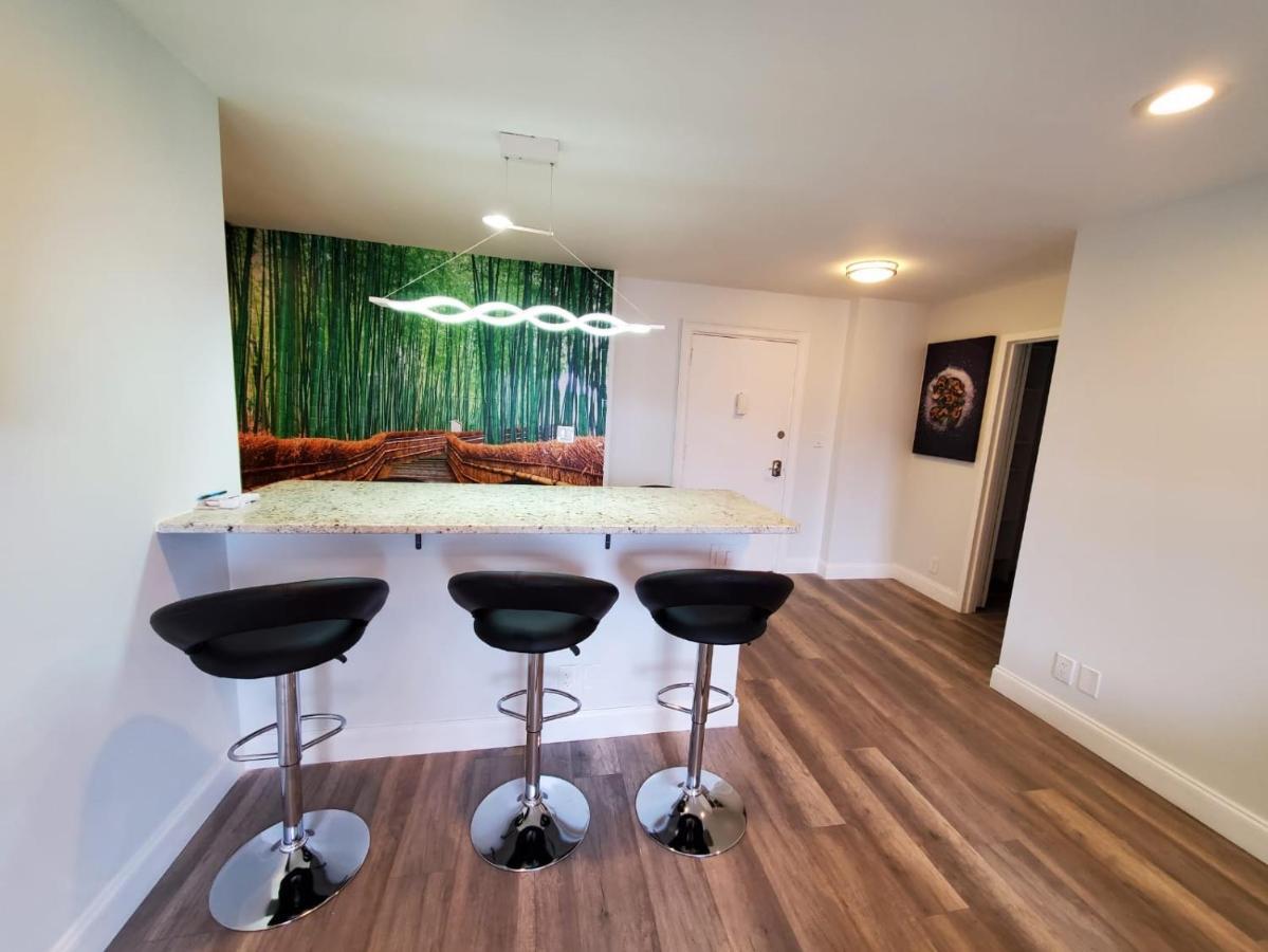Appartement Just Renovated 3 Br/2Bath/ Parking+ Downtown View à Atlanta Extérieur photo