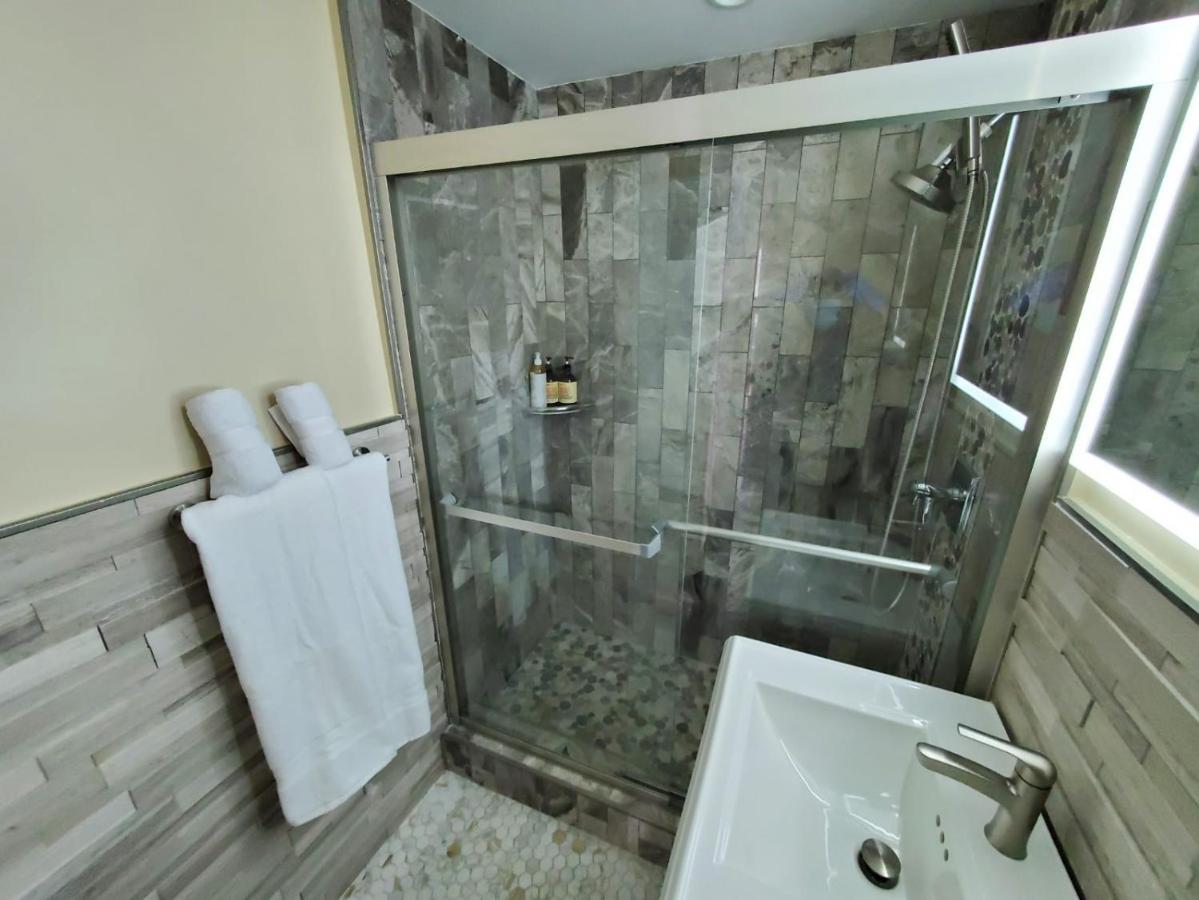 Appartement Just Renovated 3 Br/2Bath/ Parking+ Downtown View à Atlanta Extérieur photo