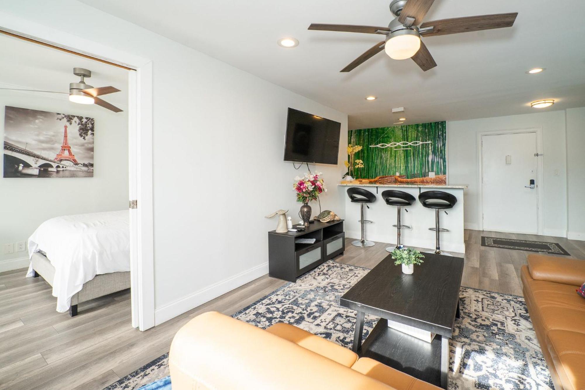 Appartement Just Renovated 3 Br/2Bath/ Parking+ Downtown View à Atlanta Extérieur photo