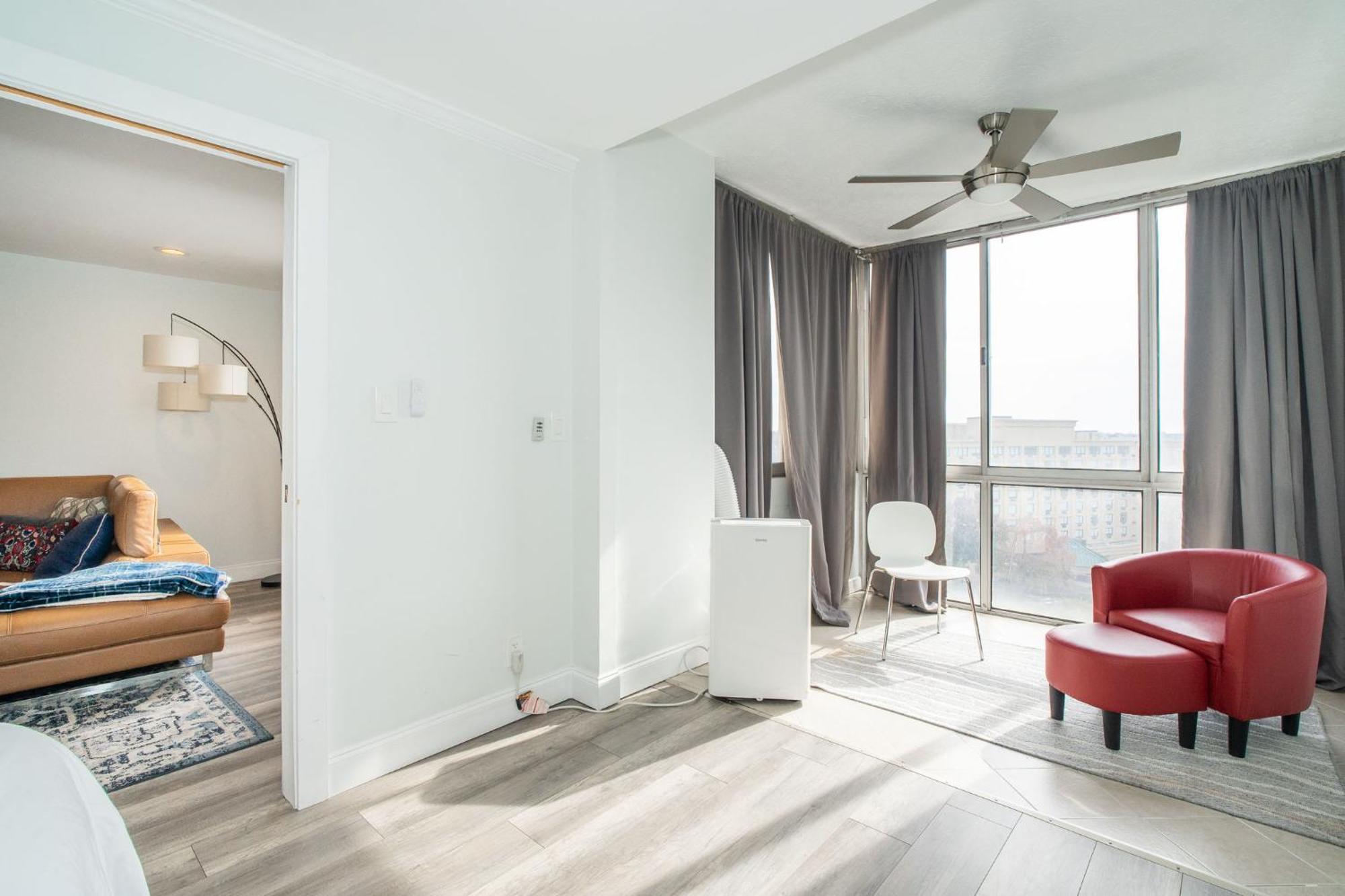 Appartement Just Renovated 3 Br/2Bath/ Parking+ Downtown View à Atlanta Extérieur photo