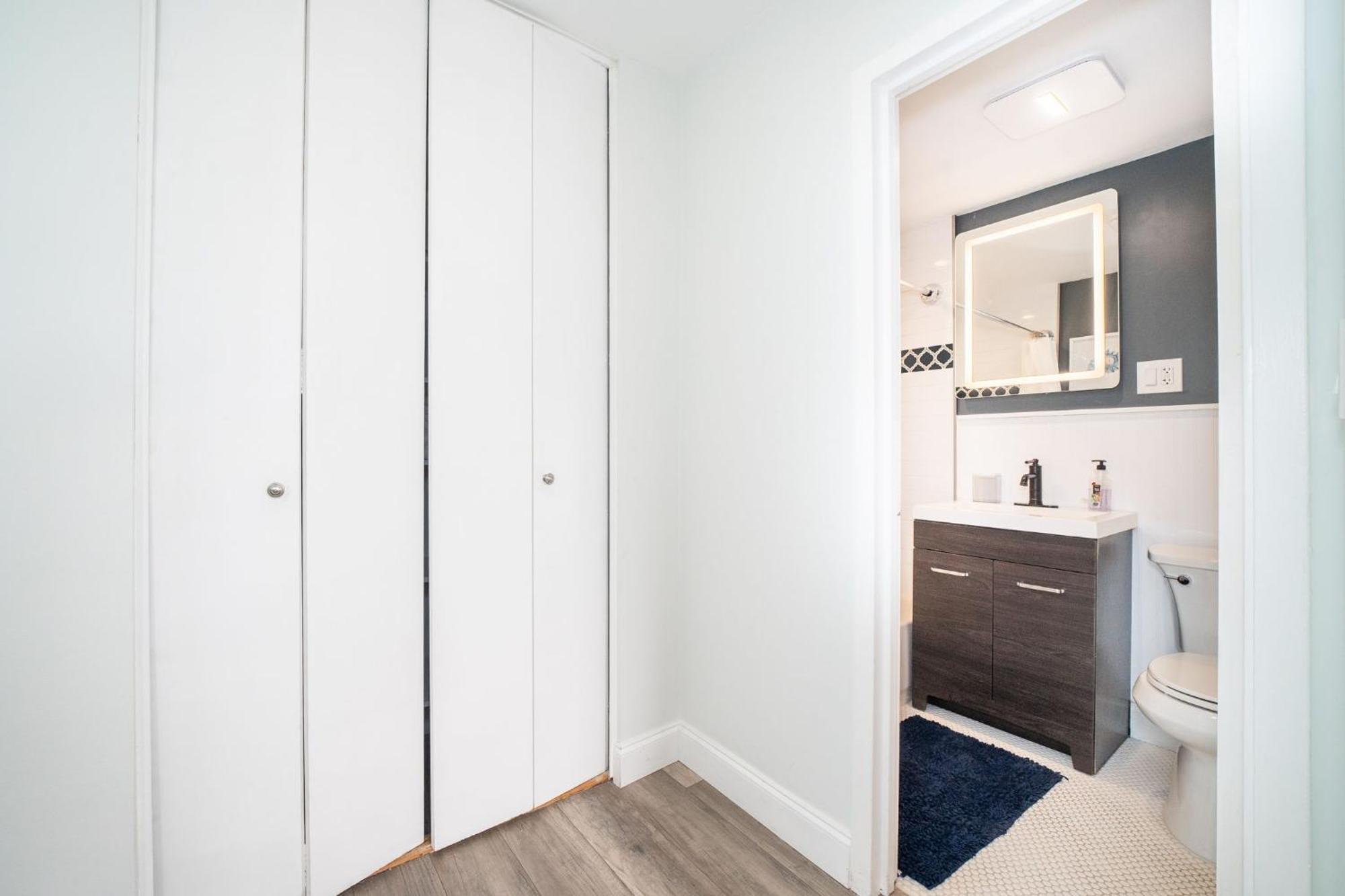 Appartement Just Renovated 3 Br/2Bath/ Parking+ Downtown View à Atlanta Extérieur photo