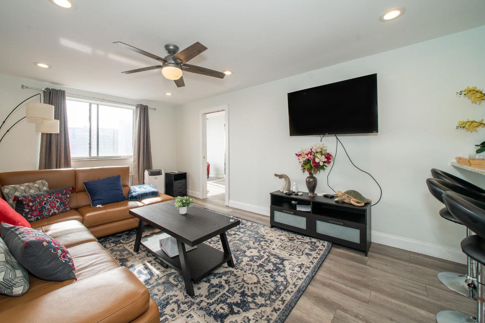 Appartement Just Renovated 3 Br/2Bath/ Parking+ Downtown View à Atlanta Extérieur photo