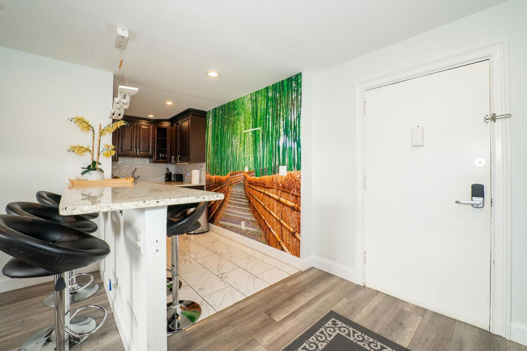 Appartement Just Renovated 3 Br/2Bath/ Parking+ Downtown View à Atlanta Extérieur photo