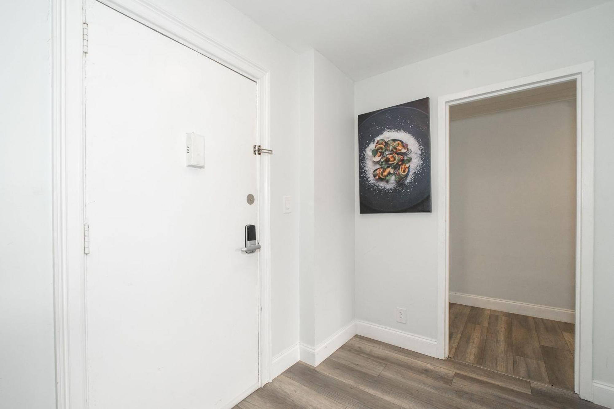 Appartement Just Renovated 3 Br/2Bath/ Parking+ Downtown View à Atlanta Extérieur photo